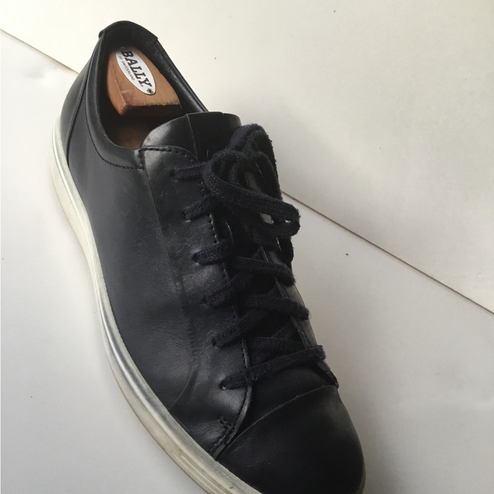 Bally Black Leather Low-Top Lace Sneakers
